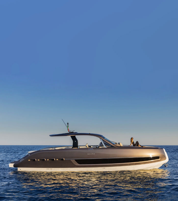 Invictus_Yacht_TT460